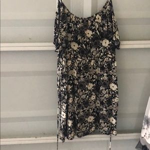 Off the shoulder Hollister sundress
